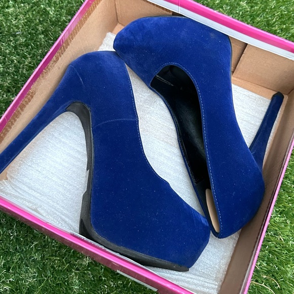 Quipid Blue Velvet Platform Heels - Picture 4 of 8